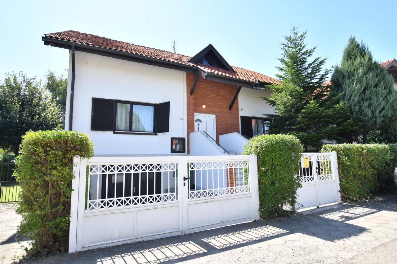 Villa Mina Kladovo, 5-Bedroom Villa With Pool For Up To 12 People Eksteriør billede