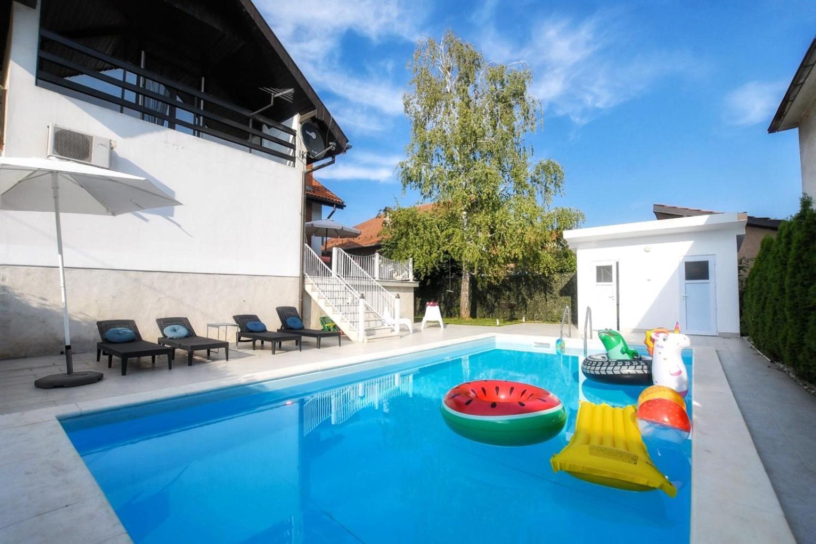 Villa Mina Kladovo, 5-Bedroom Villa With Pool For Up To 12 People Eksteriør billede